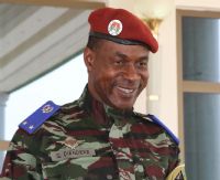 Un général proche de Blaise Compaoré prend la tête des putschistes au Burkina Faso